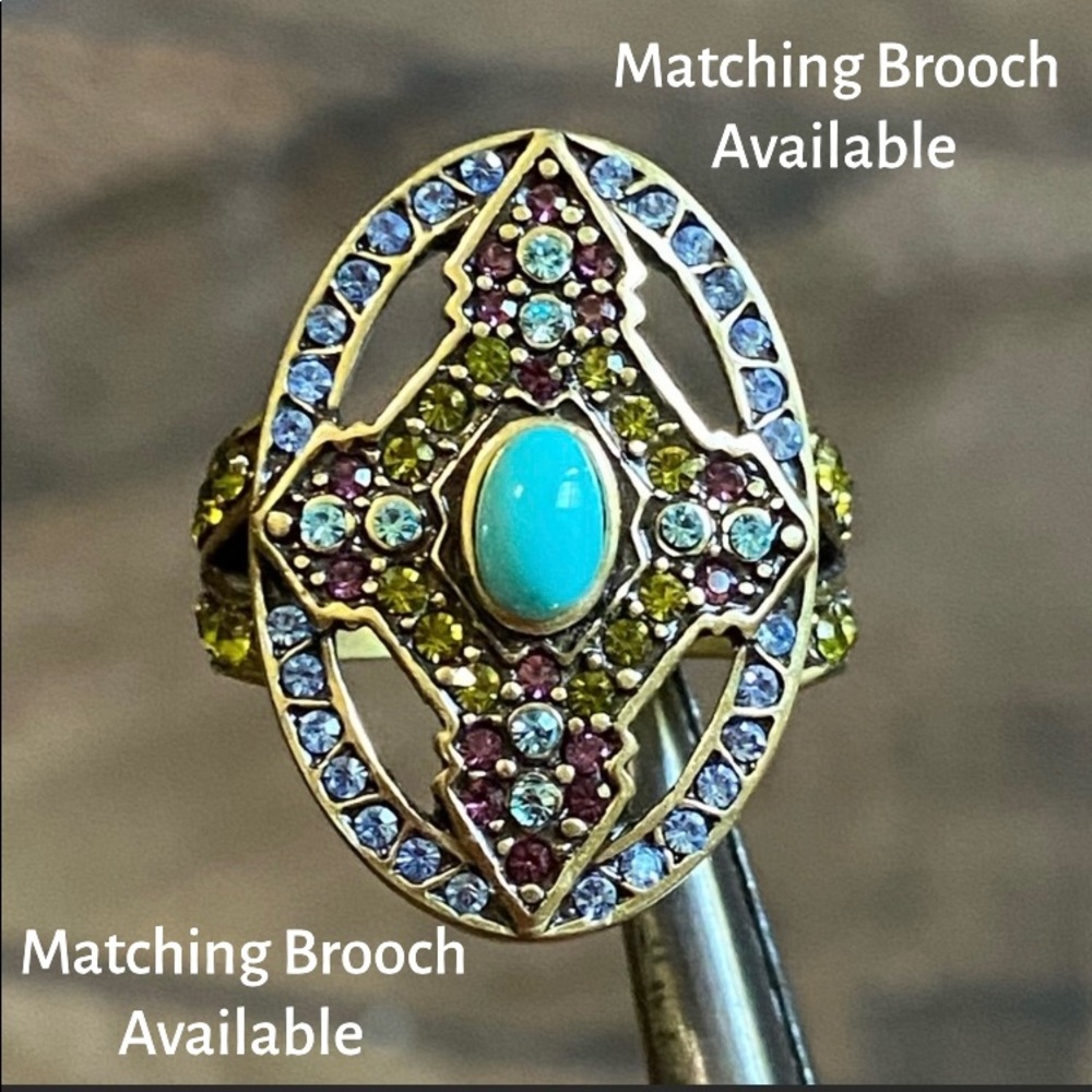 GORGEOUS Off Park Turquoise And Crystal Ring